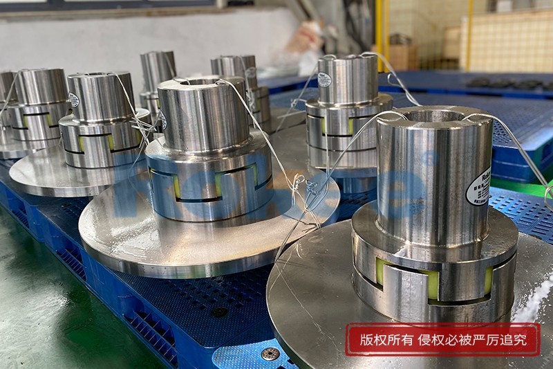 梅花联轴器,梅花形弹性联轴器,梅花型联轴器,Rokee十字滑块三爪联轴器,荣基联轴器生产厂家